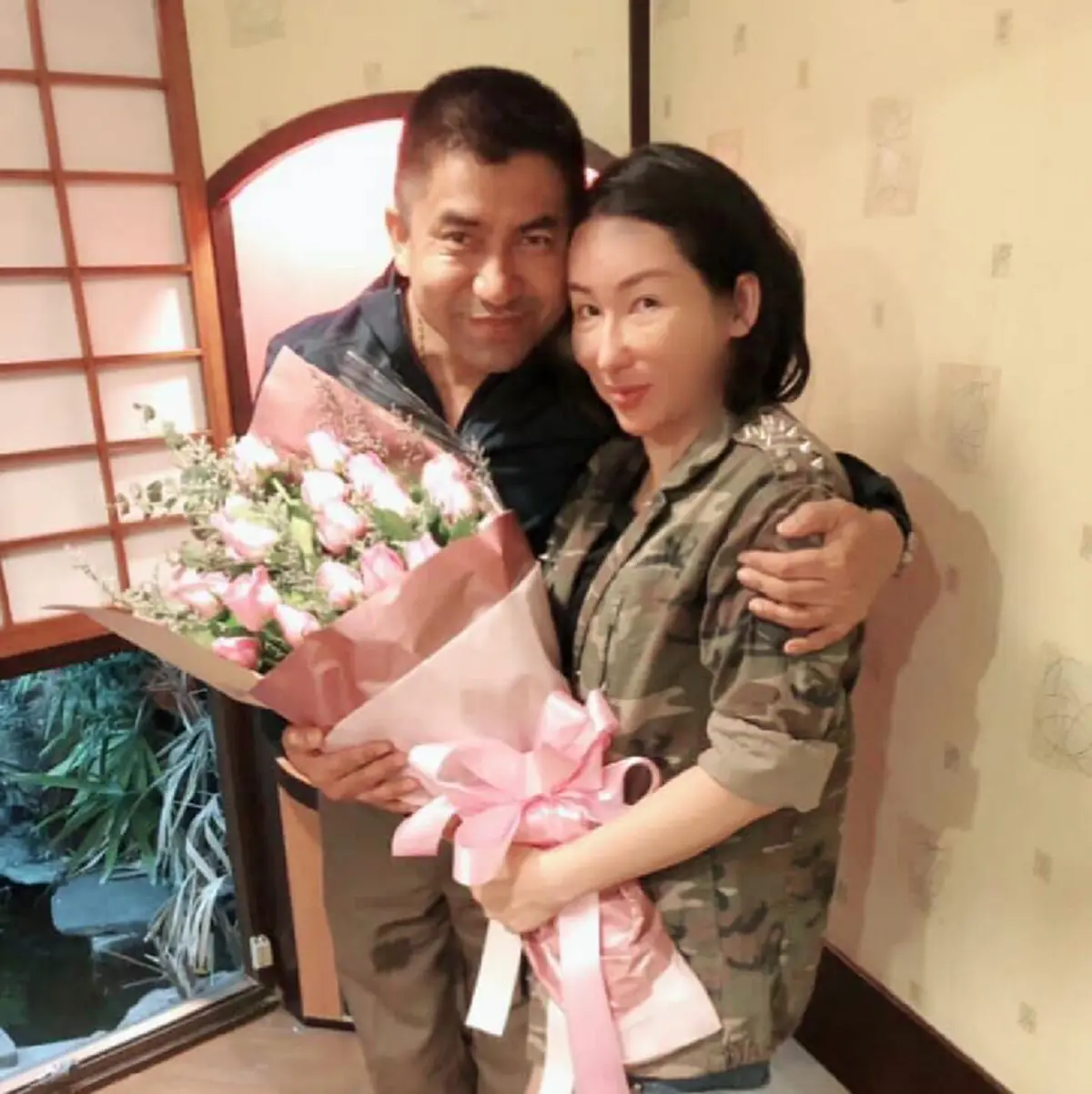 ชีวิตรัก 25 ปี "บิ๊กโจ๊ก -  มาดามกุ๊บ" ยอมทิ้งบ้านหรูมาอยู่แฟลตตำรวจ หลังโดนผู้ใหญ่กีดกัน