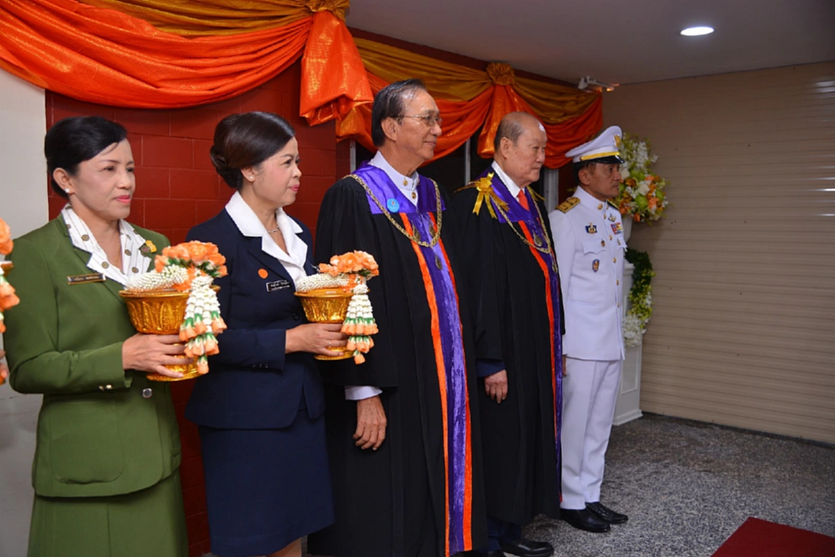 บัณฑิตสุดซาบซึ้ง ฟ้าหญิงจุฬาภรณฯ ประทับบนรถเข็นพระราชทานปริญญา แม้ประชวรก็ต้องมา