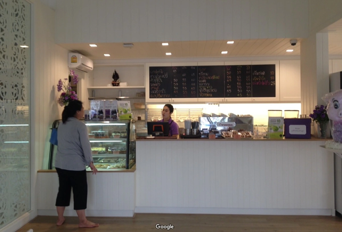 คนเนืองแน่นรอเฝ้าฯสมเด็จพระเทพฯ เปิดร้านกาแฟส่วนพระองค์ ทรงนำมาขายช่วยเกษตรกร