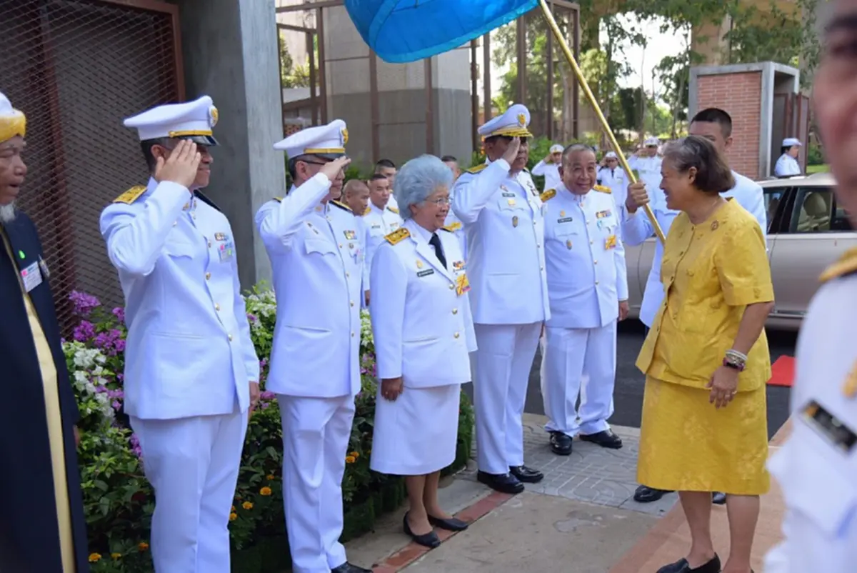 ขอพระเกษมสำราญ ยิ่งดูยิ่งมีความสุข พระเทพฯทรงเปตอง ชมทุกอิริยาบถปลาบปลื้มหัวใจ(ภาพชุด)