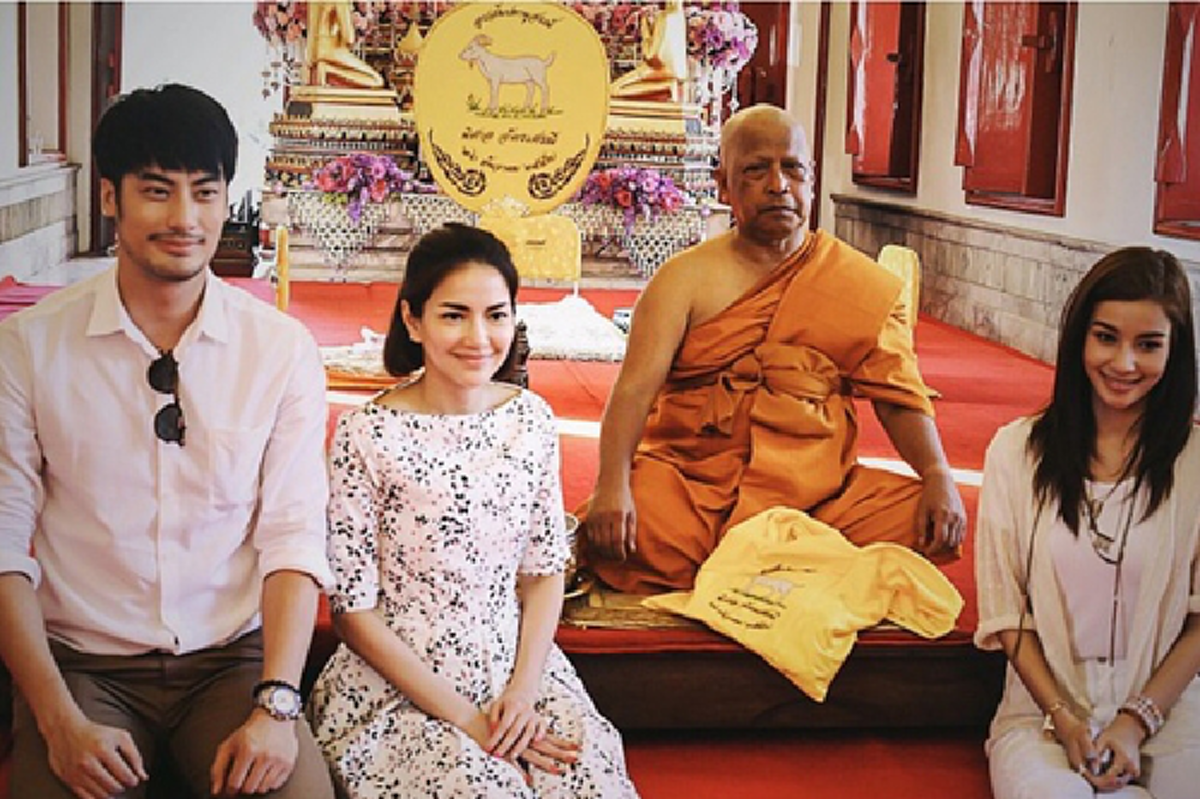 อ้อม พิยดา เเจ้งกำหนดการสวดพระอภิธรรม พ่อเปี๊ยก-พิศาล