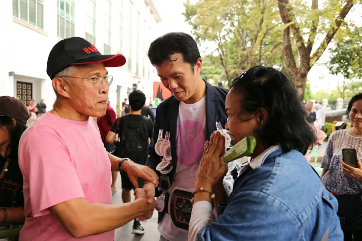 ชาวเน็ตบุกเฟซวัฒนา!รุมถามทำไมโทษแต่ทหาร หญิงสาวฉุนครอบครัวเลือกคุณไปนั่งหัวในสภา