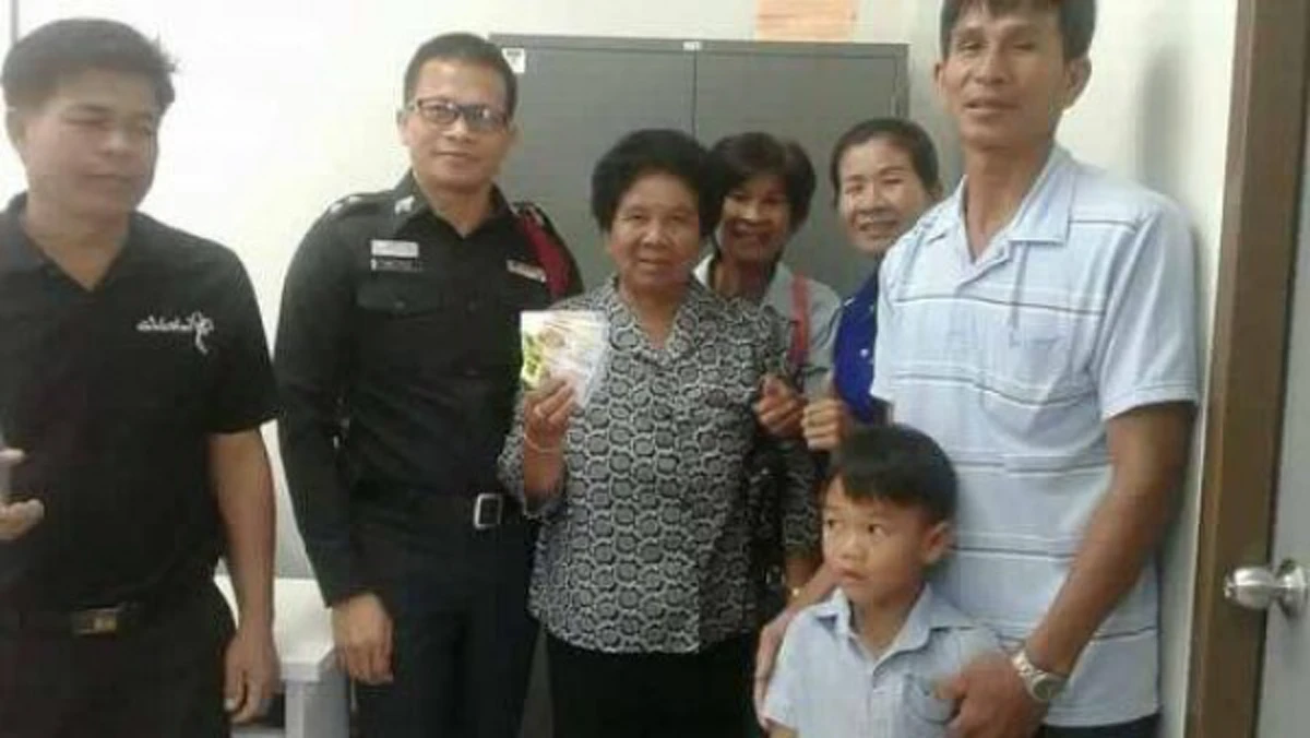 สะเทือนวงการอีกแล้ว!! เปิดตัวยายอุดรฯ เพิ่งยอมรับถูกหวยงวดล่าสุดรวย 18ล้าน เหลือเชื่อเลขเด็ดคำชะโนด ลูกหลานพาไปกราบสักการะหลวงปู่ศรีสุทโธ!?!