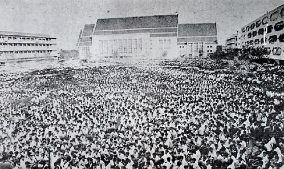 พระราชดำรัสพระราชทานแห่งประวัติศาสตร์ !!! พระองค์ทรงหยุด"วันมหาวิปโยค" !!! "ไอ้ก้านยาว" เล่า "ถ้าไม่มีในหลวง คงตายนับไม่ถ้วน" !!!