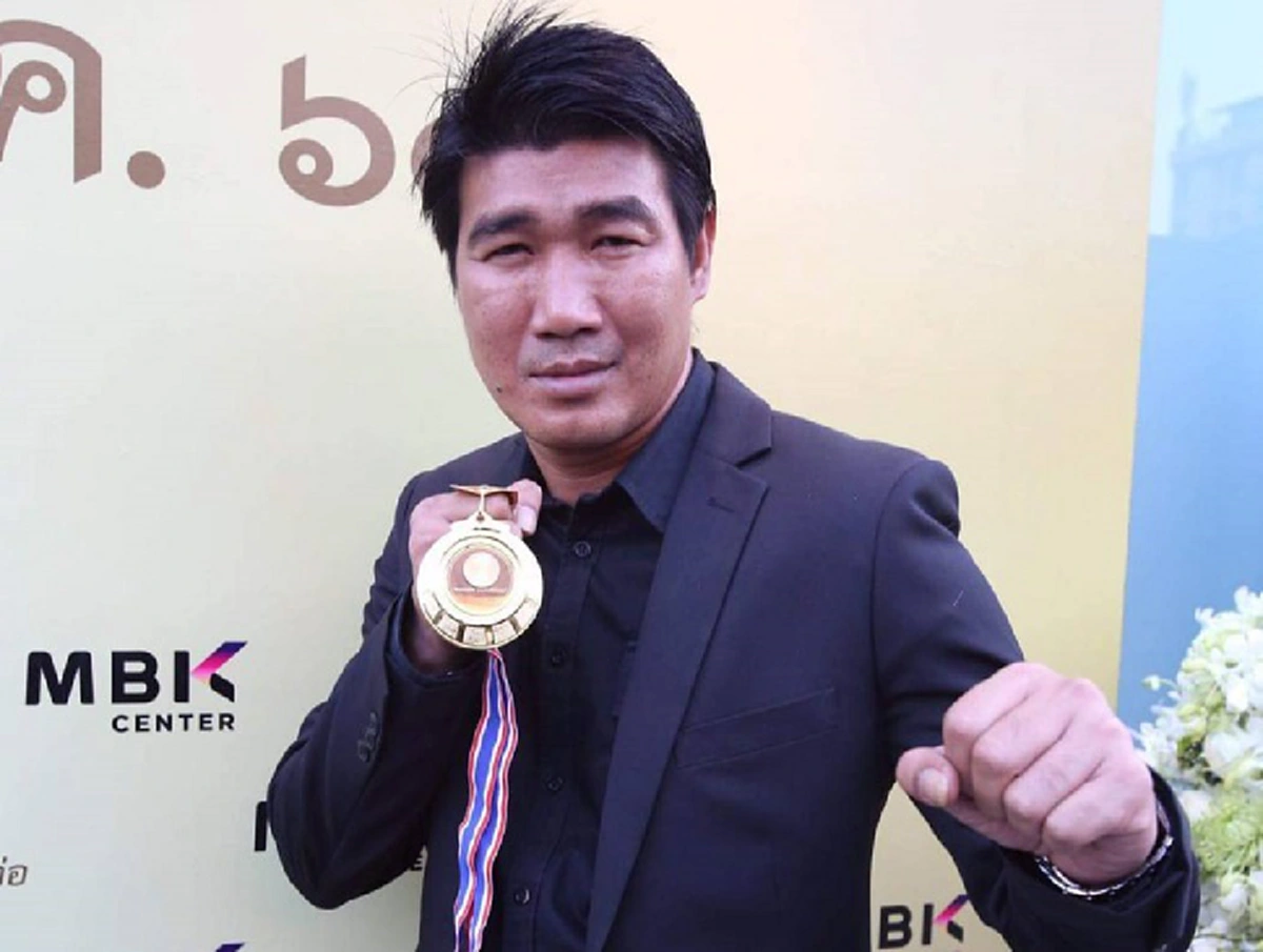 ผลพวงล้มละลาย "รองปลัดยธ." ชี้ "สมรักษ์"ต้องออกราชการ เจ้าตัวยิ้มสู้ชีวิต ยึด"พี่ระ เขาทราย" ตัวอย่างล้มแล้วลุกได้