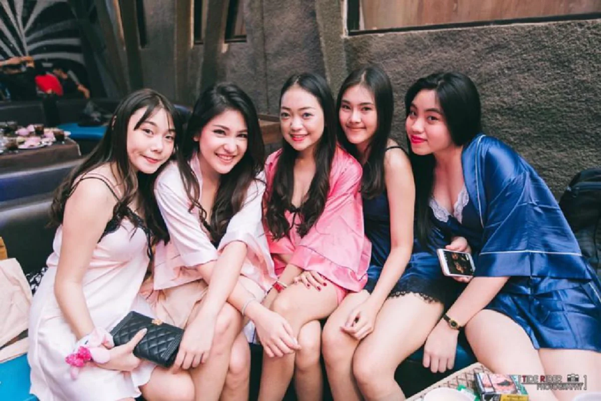 #ขยี้ตาแทบพัง!! ส่องภาพปาร์ตี้ "ชุดนอนไม่ได้นอน" ของ "น้องนาฟ" หลานสาวสุดสวยของ "แพท ณปภา" บอกเลยถึงกับสตั้๊นไป 10 วิ !!(ชมภาพ)
