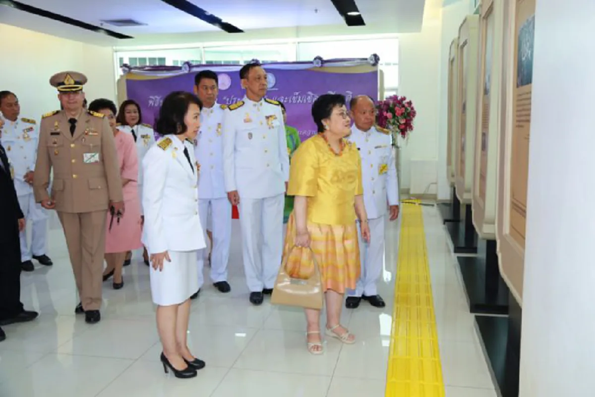 คนไทยชื่นชมกำนันโหน่ง เพิ่งรับประทานรางวัลประชาบดี พระองค์โสมฯ แบบอย่างคนดีช่วยผู้ยากไร้