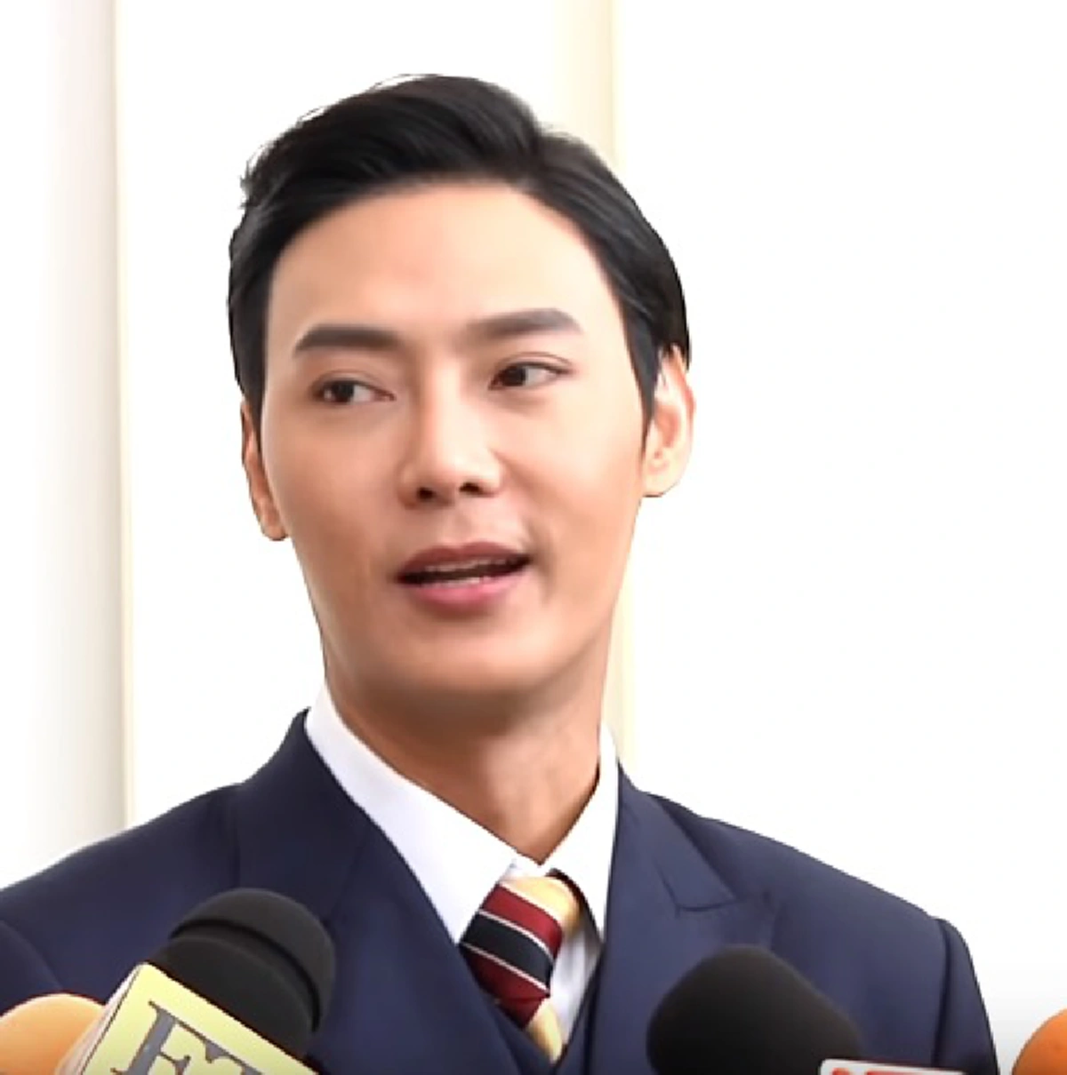 ต๊ะ วริษฐ์ หมั้นแฟนสาว แอน วริษฐา ครอบครัวฝ่ายหญิงไม่รับสินสอด ขอแค่คำมั่นสัญญา ดูแลลูกสาวได้ก็พอ