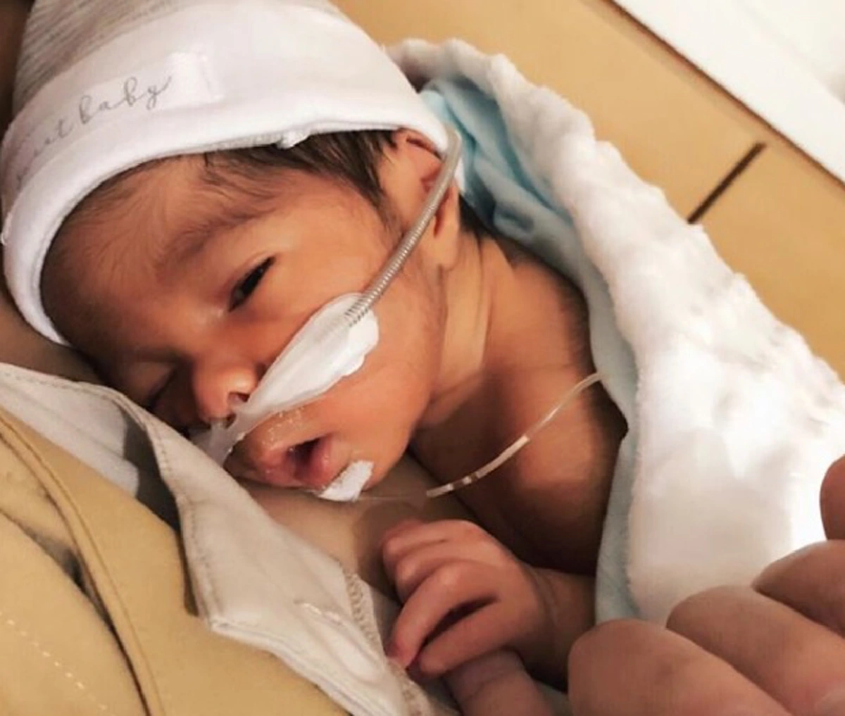 เอมมี่ มรกต โพสต์ไอจีภาพน้องสายน้ำยิ้มโชว์กล้อง กำลังจะได้กลับบ้านแล้ว