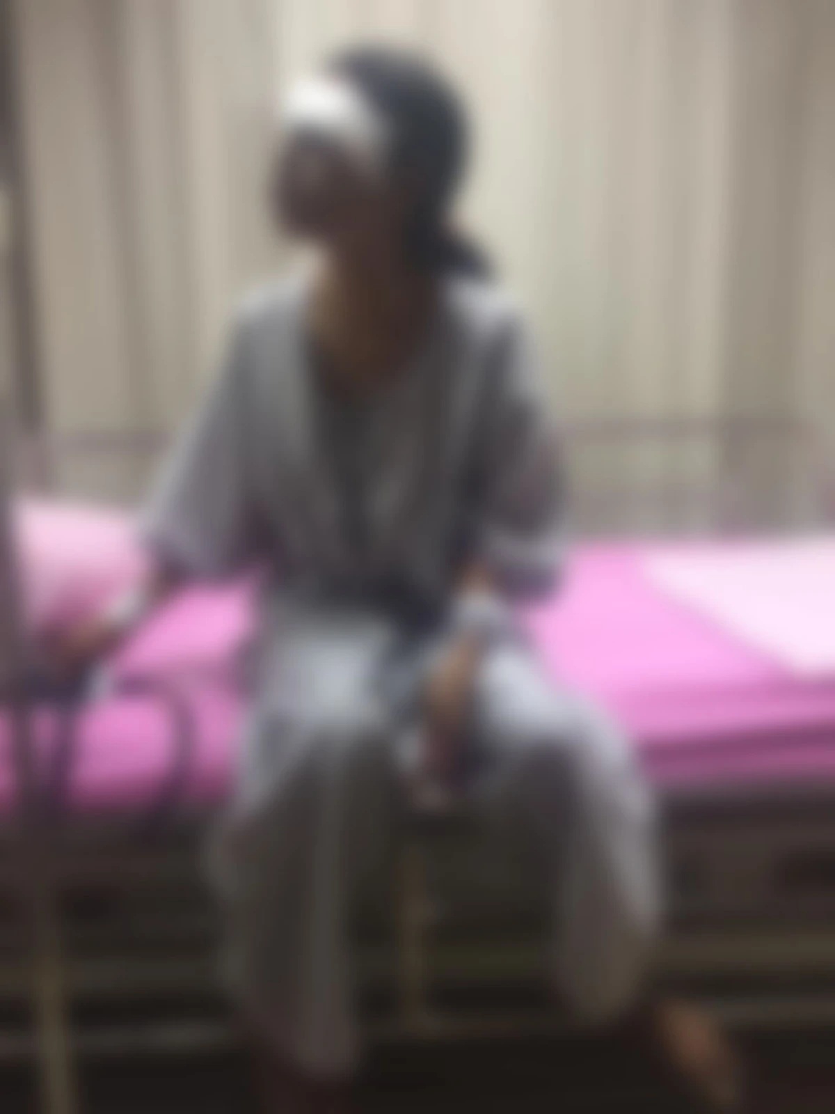 สาวเกิดอุบัติเหตุ กระจกเข้าตา โร่หา "หมอ" แต่สุดท้ายแค่เย็บแผลให้