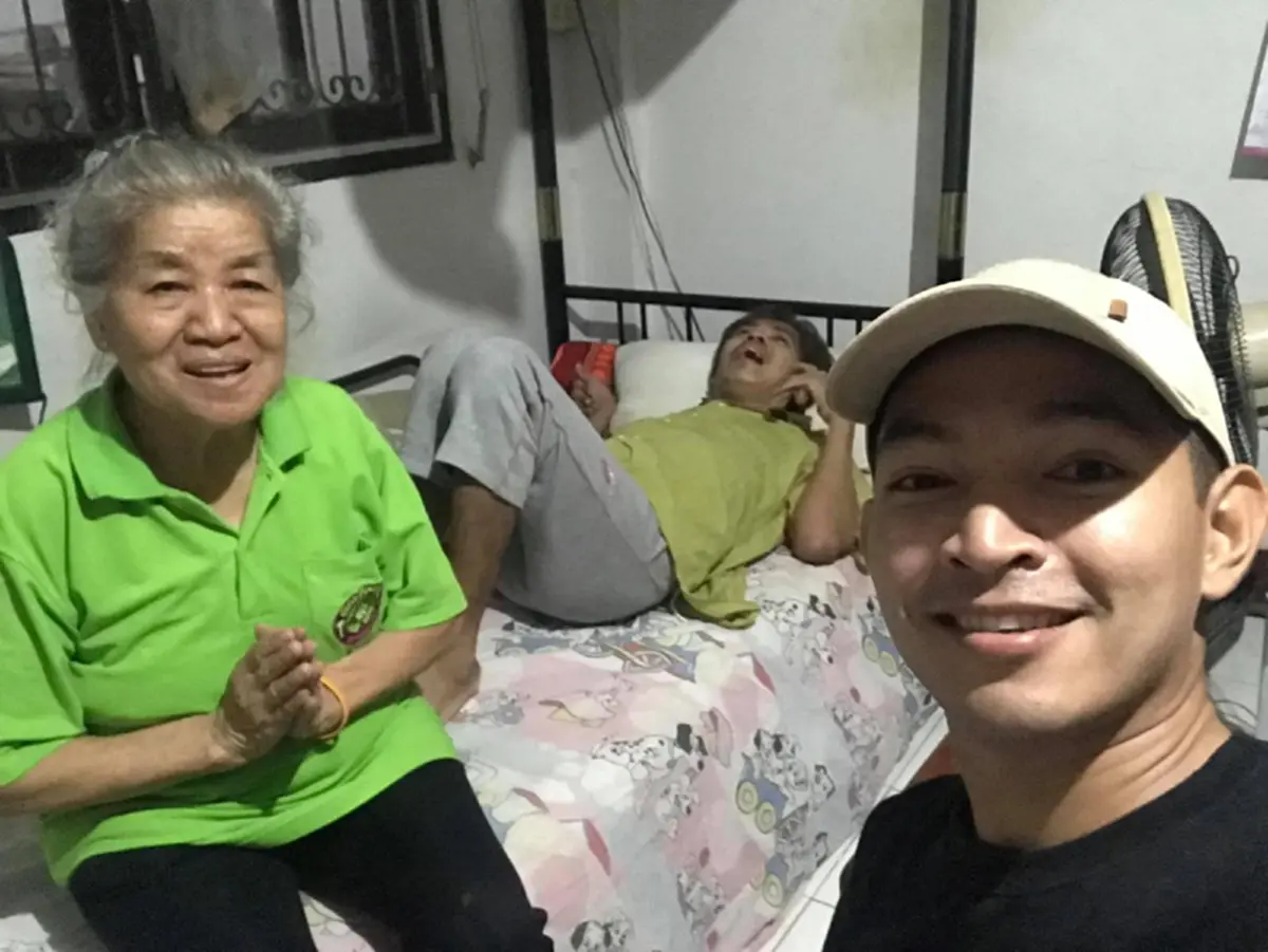 หนุ่มเล่าประสบการณ์ ช่วยเหลือคุณยายและลูก ให้ถึงบ้านอย่างปลอดภัย