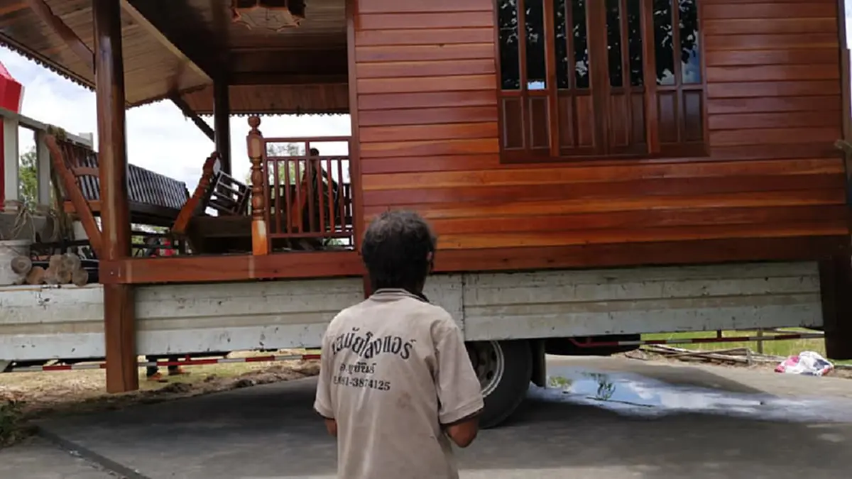 ลุงถวายดอกบัว แทนสังฆทาน ได้บ้านหลังใหม่