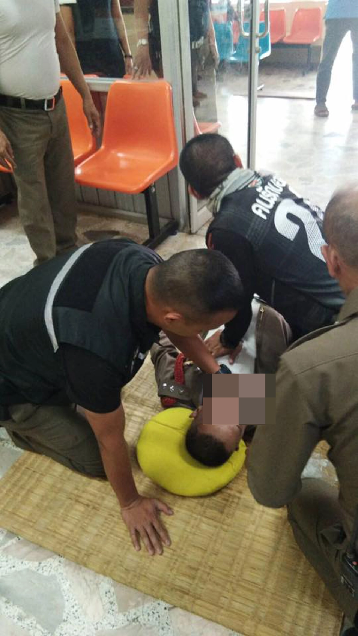 ตำรวจไทย เล่าประสบการณ์ เมื่อต้อง CPR ลูกน้อง