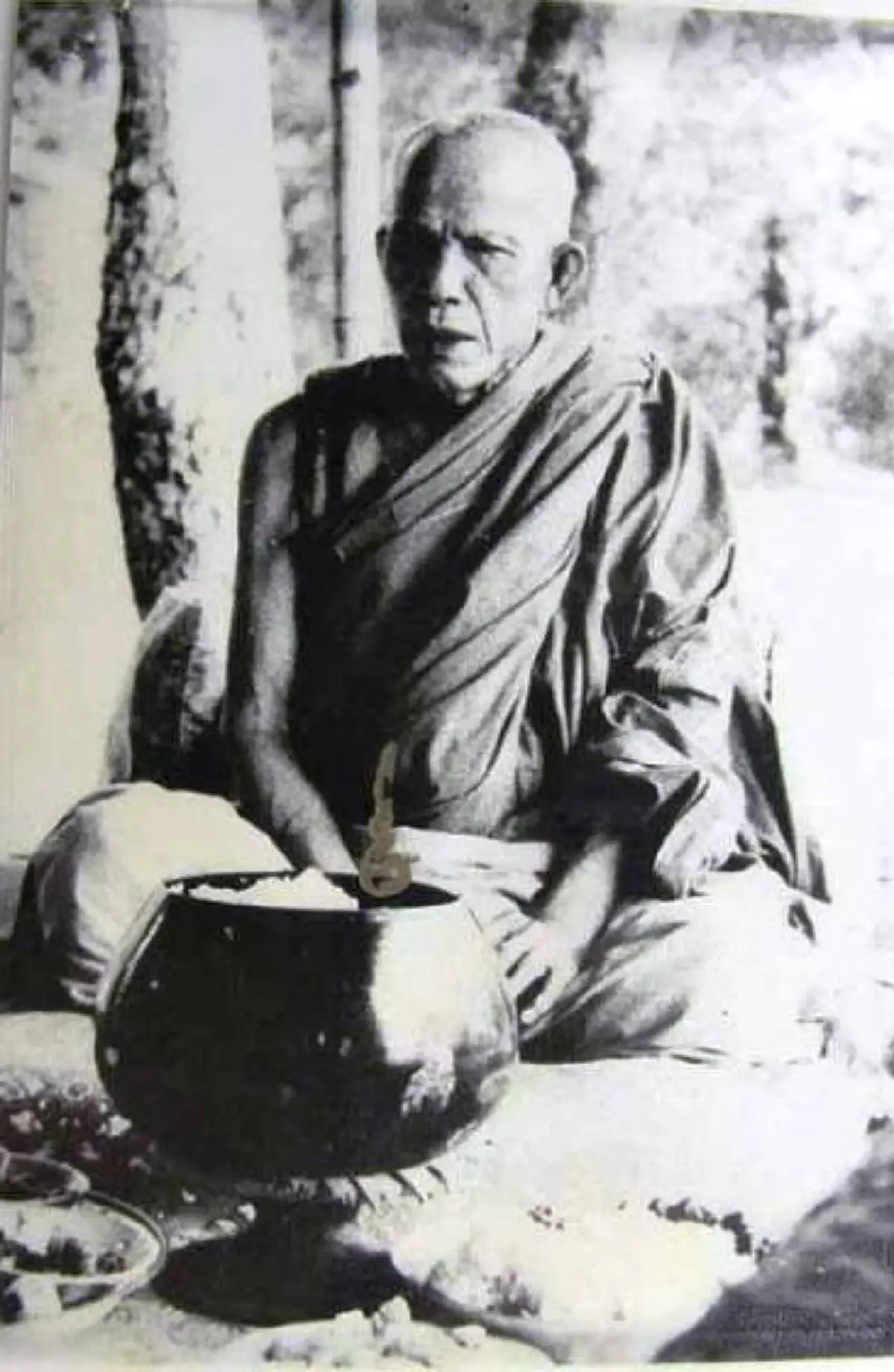 ทำทาน ไม่มีคำว่าอด !!! หลวงปู่ตื้อ...เล่า พระพุทธเจ้าเคยเกิดเป็นคนยากจน อดมื้อกินมื้อ แต่เพราะได้ใส่บาตรจึงอิ่มทิพย์ไปทั้งชาติ !!!