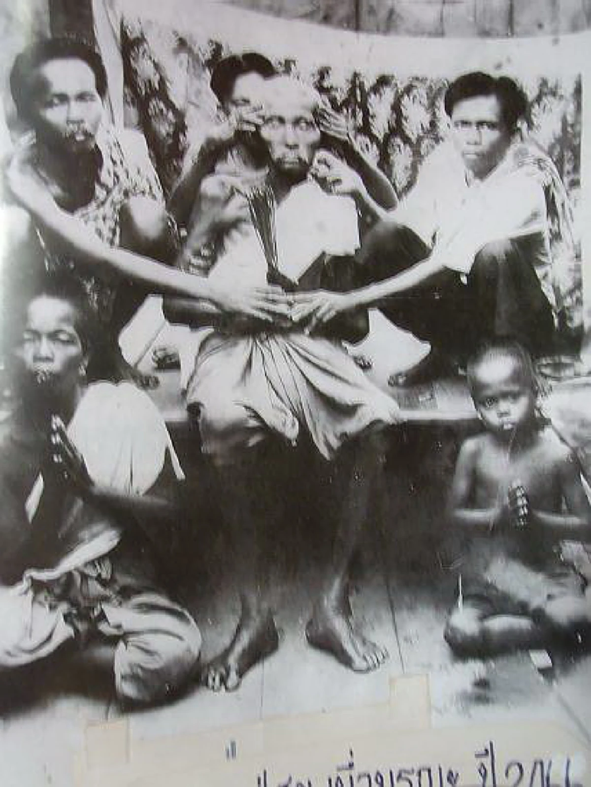 พอคนปีนไหลลงมา..ก็จะเอาหอกแทงก้นให้กลับขึ้นไป "หลวงปู่ศุข" ฝึกศิษย์ใหม่ด้วยคาถา ๔ ตัว ต้องขึ้นต้นไผ่ให้ได้ สอบผ่านไม่กี่คน..