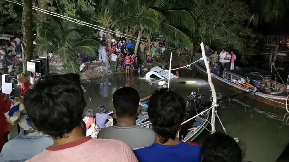 เจ้าหน้าที่เร่งค้นหาร่าง  ทนายแจ๊ค นายกเทศมนตรีนครตรัง หลังขับรถพุ่งลงท่าเรือจมทะเลหาย