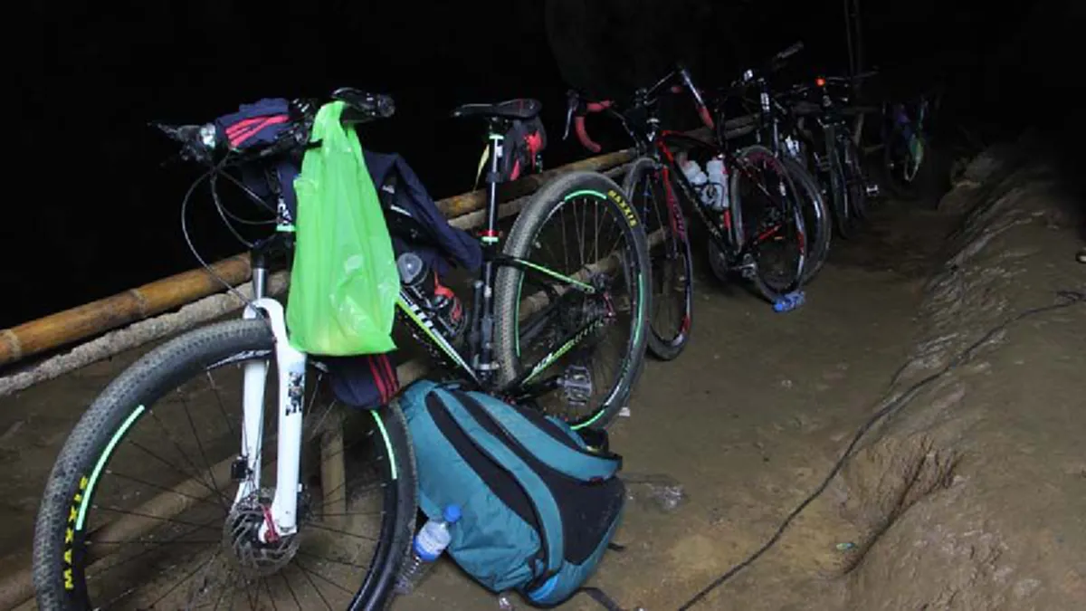 อนาคตของประเทศ! เปิดคลิปเด็กๆ "ทีมฟุตบอล" ก่อนหายตัวเข้าไปในถ้ำหลวง.. ยิ่งดูยิ่งซึ้ง กลับมากันได้แล้ว!? (ชมคลิป)