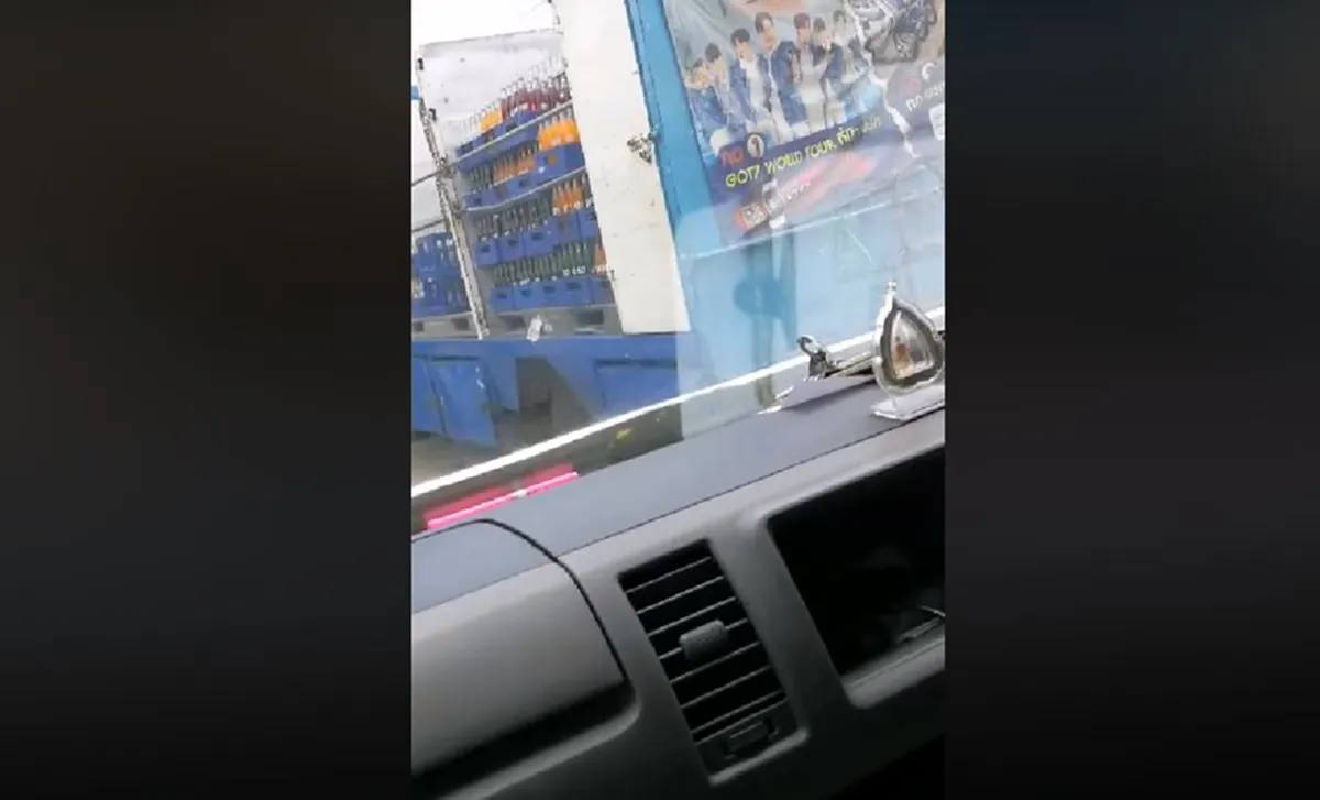 ถนนลุกเป็นไฟ  "รถพ่วง"คลั่ง เสพหนัก..เเหกด่านลพบุรี หนีการจับกุม ตร.ยิงสกัดสุดระทึก (คลิป)