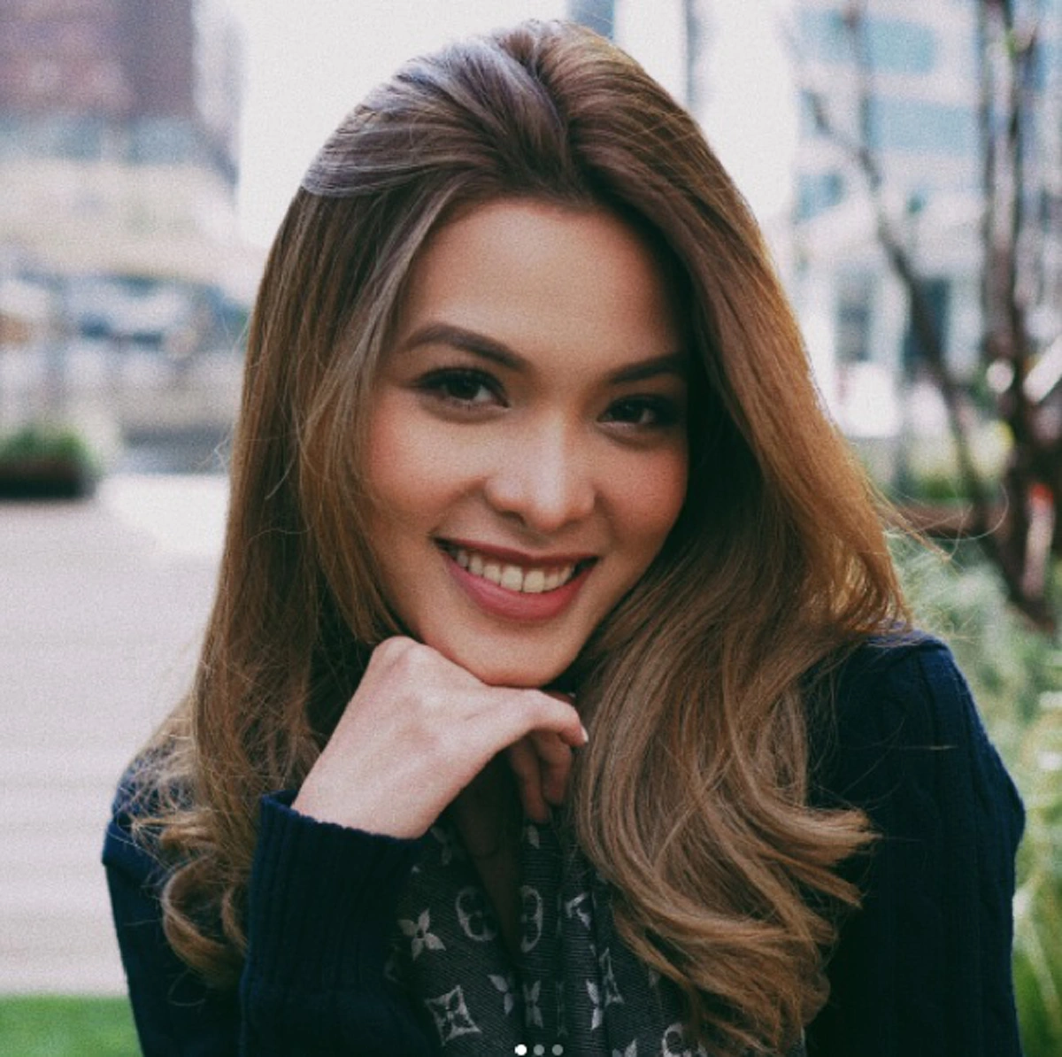 เปิดภาพ !! "บิว" น้องสาวผู้ประกาศข่าวชื่อดัง "ไบร์ท พิชญทัฬห์" ที่หลายคนไม่เคยเห็น..บอกเลยงานดีทั้งบ้าน !! (ชมภาพ)