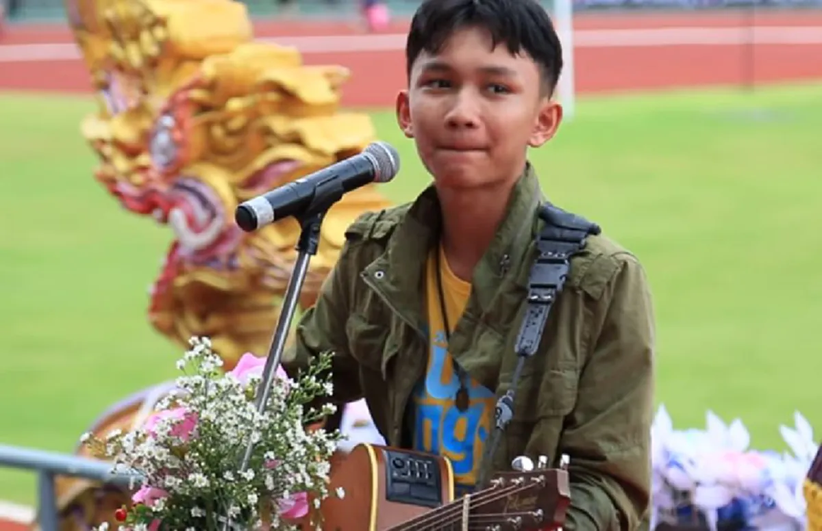 เข้าถึงทุกอารมณ์!! "น้องเเนท"เเชมป์"เดอะวอยซ์ คิดส์" โชวพลังเสียงอันบาดลึกกินใจ สะกดผู้ชมทั้งสนาม..ในพิธีเปิด"กีฬาผู้สูงอายุประเทศไทย"(คลิป)