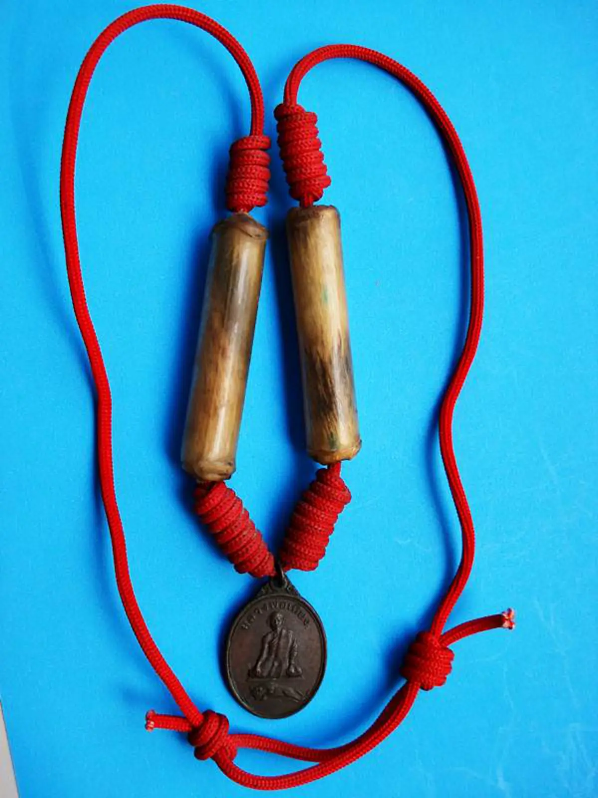 บอกว่าห้ามลอง ไม่ยอมเชื่อ ยิงหมดลูกโม่ แชะ..แชะ ..ตะกรุดหนังเสือ "หลวงพ่อเที่ยง"ฝันเจอพญาเสือโคร่งตะปบอย่างไร้ปราณี แทบขอขมาไม่ทัน.