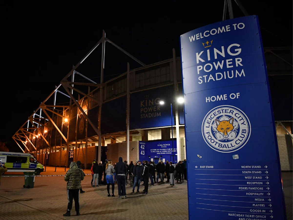 โลกอาลัย2นักบินฮีโร่ เสียสละพาเฮลิคอปเตอร์เสี่ยวิชัยหลบไม่ให้ตกใส่กลุ่มคน ไม่ให้ชนสนาม