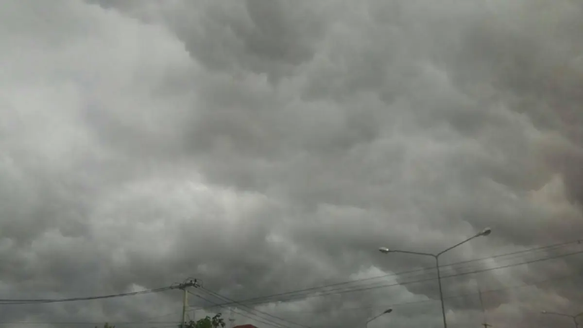 กราบสาธุ!! หลวงปู่ทวนเสกหยุดฝนในงานเททอง ลูกศิษย์เผยเห็นกับตา ทำเอาอึ้งกันทั้งงานบุญ