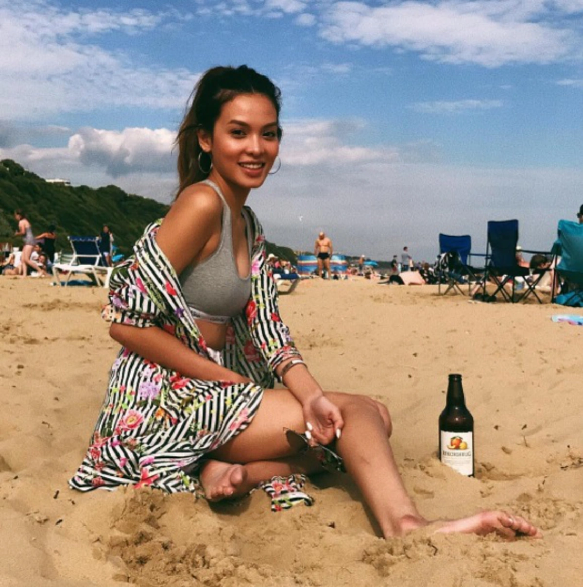 เปิดภาพ !! "บิว" น้องสาวผู้ประกาศข่าวชื่อดัง "ไบร์ท พิชญทัฬห์" ที่หลายคนไม่เคยเห็น..บอกเลยงานดีทั้งบ้าน !! (ชมภาพ)