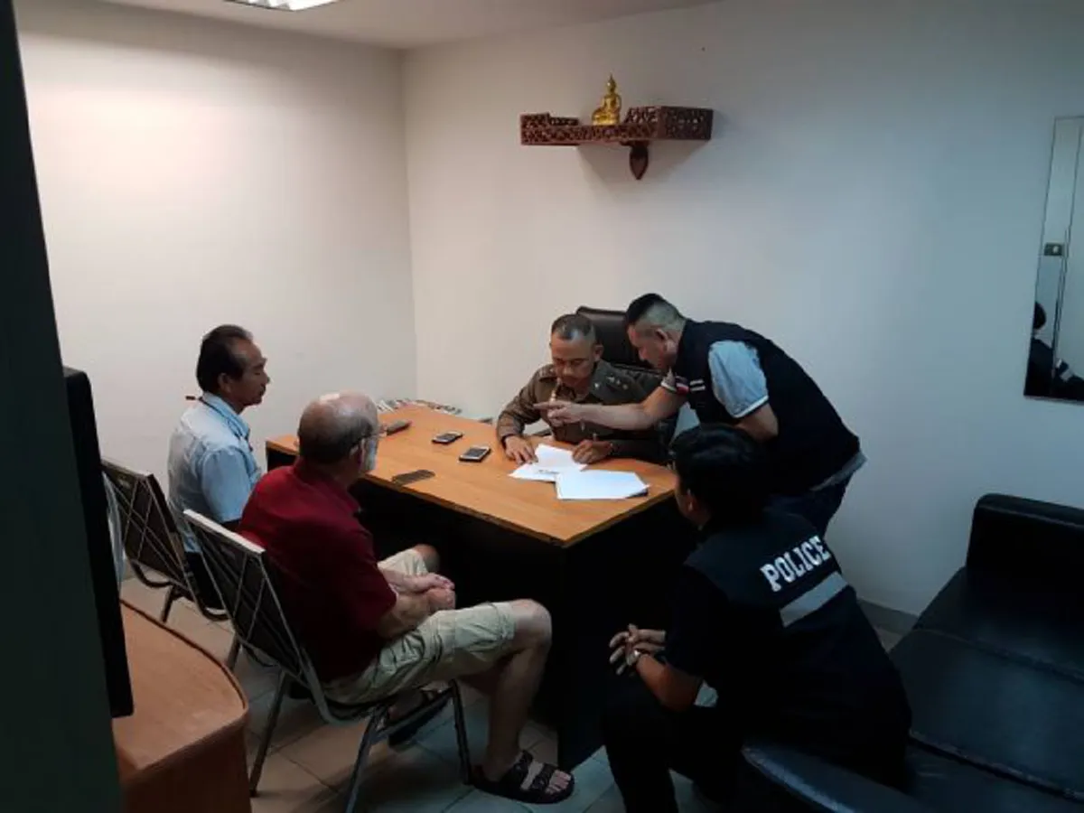 แท็กซี่น้ำใจงามเก็บเงินสดๆกว่า 3 แสนคืนนทท.มะกัน ครบทุกบาททุกสตางค์