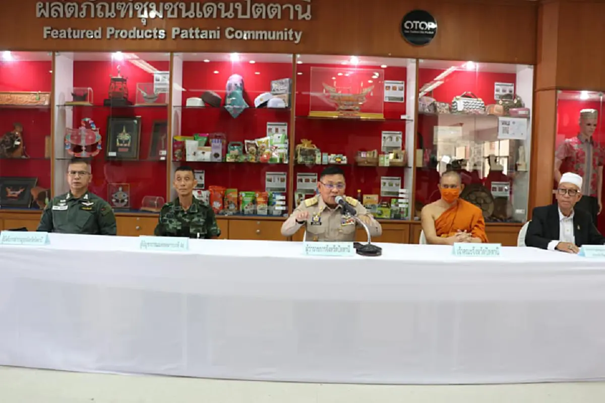 ผู้ว่าฯปัตตานีแถลงพบผู้ติดเชื้อ 7 ราย อยู่ในกลุ่มกลับจากชุมนุมที่มาเลเซีย