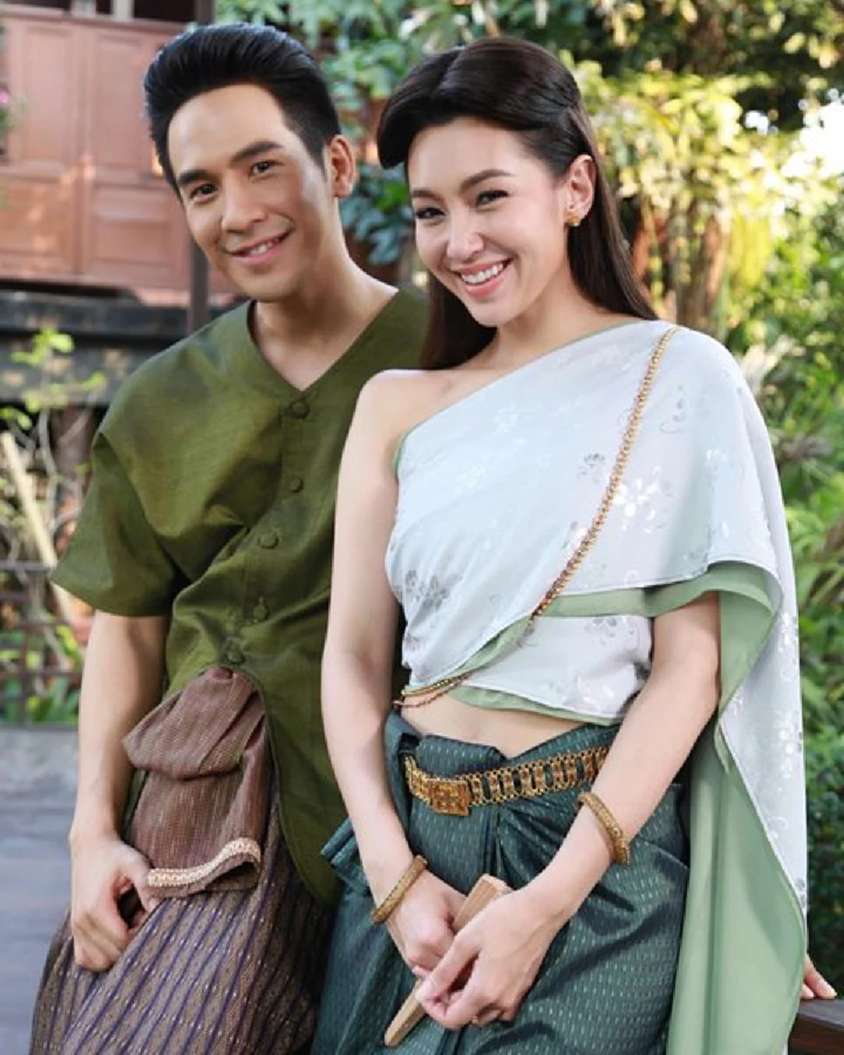 ออเจ้า...ดังใหญ่แล้ว!! แชร์สนั่น! คลิปหนุ่มลาวโฆษณาละคร #บุพเพสันนิวาส ทำชาวเน็ตกดไลค์รัวๆ...สีสันใช้คำสุดพราวม่วนคั่กหลาย!?? (มีคลิป)