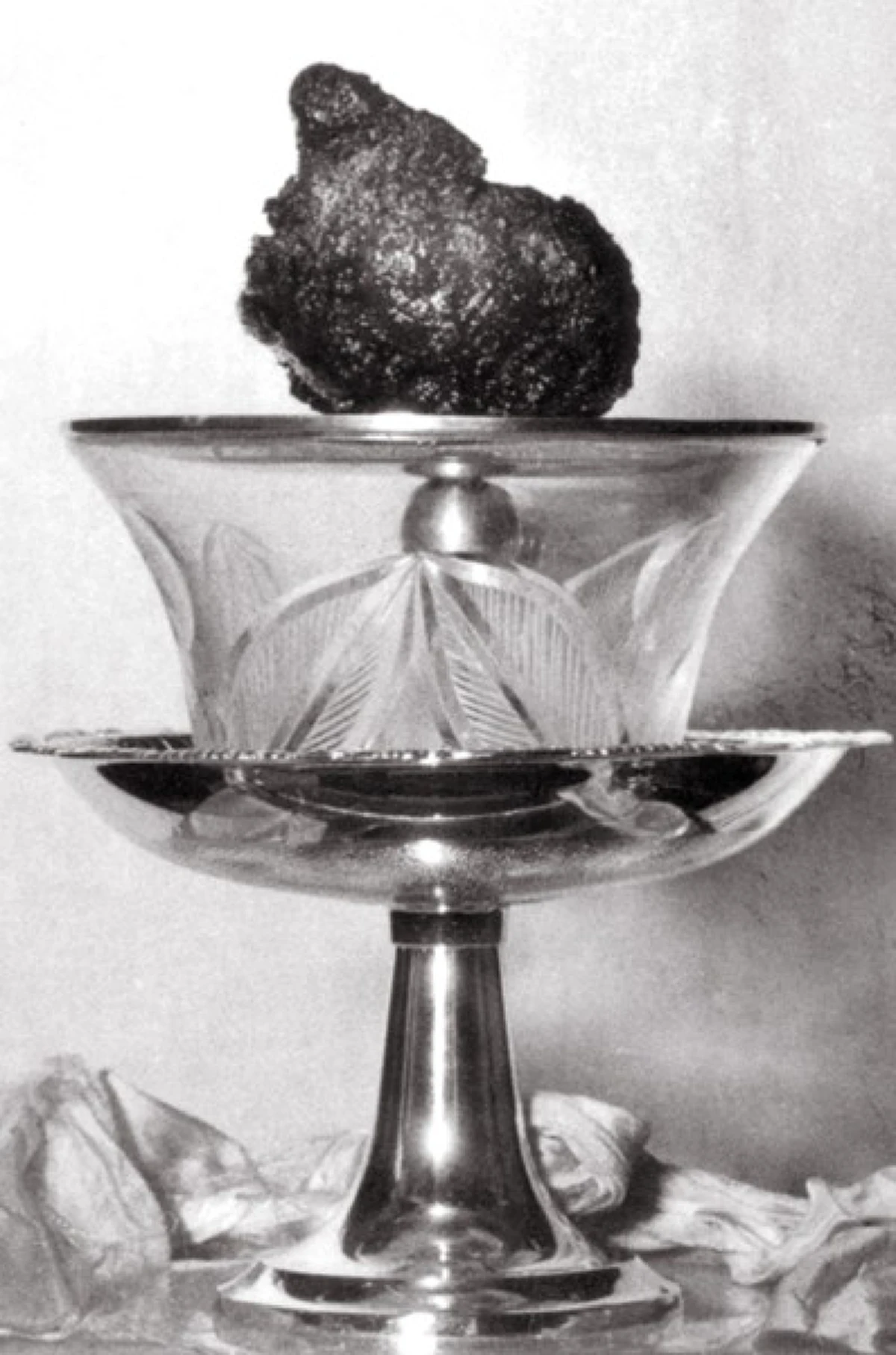 เหนือคำอธิบาย!! ปาฏิหาริย์แห่งศาสนา พระอริยะ..แม้สรีระร่างเผาไฟ แต่ "หัวใจ" ไม่สลาย ! เชื่อ ทิ้งหัวใจไว้ให้สรรพสัตว์...