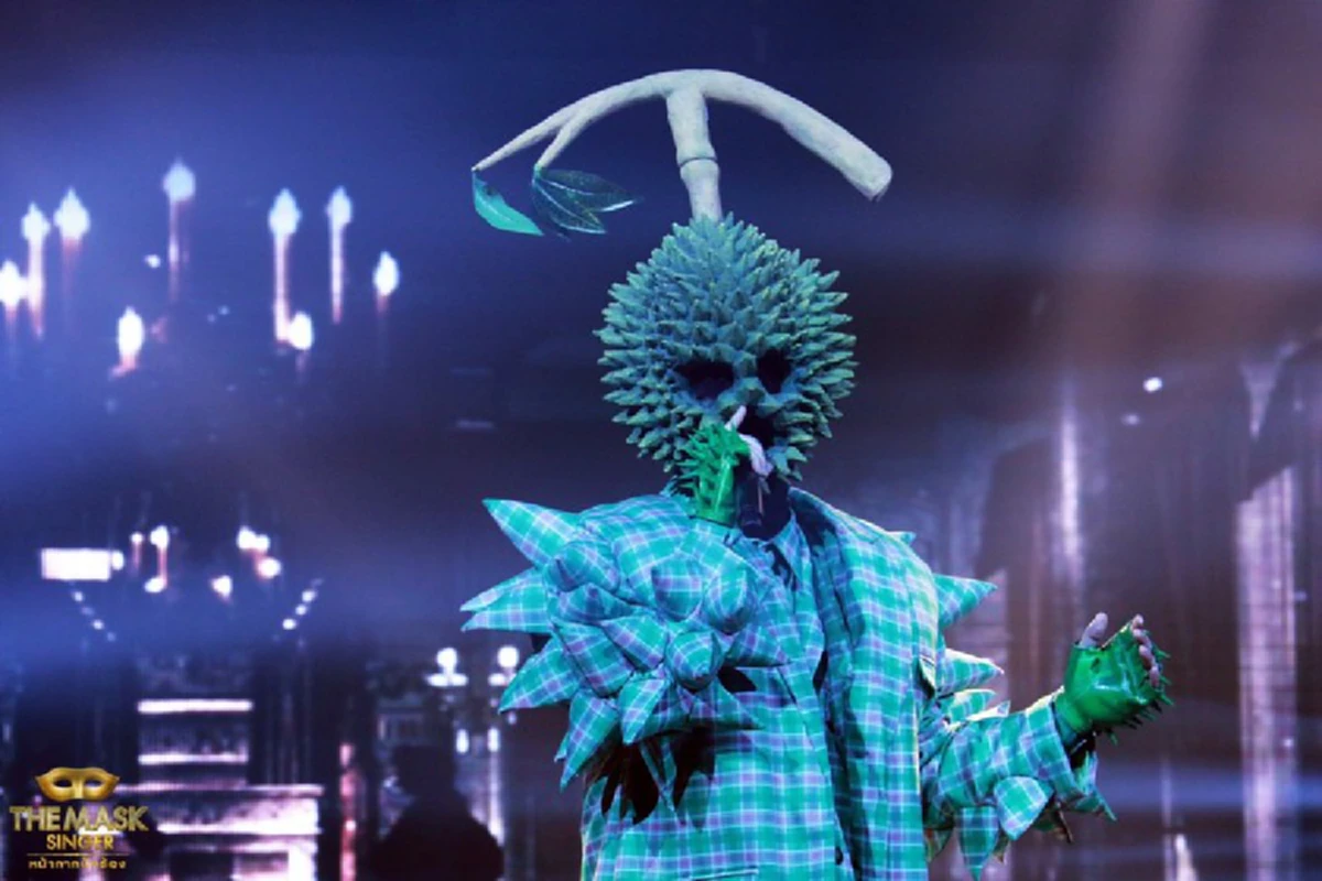 คิดได้ยังไง!?!? "ปวิน" โผล่เกาะกระแสดราม่า"หน้ากากทุเรียน" โยงเข้ารัฐประหาร แขวะสังคมเลิกตอแหลกันนะครับ (รายละเอียด)