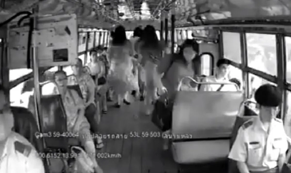 "สภ.ประตูน้ำจุฬาลงกรณ์" เร่งล่าตัว"หนุ่มใหญ่" ลงไม้ลงมือกระเป๋ารถเมล์สาย59 เเค่เรื่องเงินเหรียญ (คลิป)
