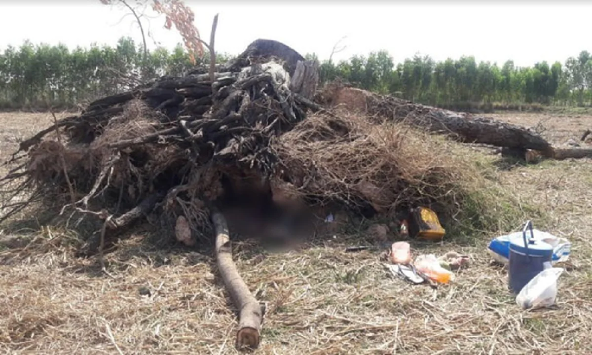 ผวาทั้งหมู่บ้าน!!! นั่งหลบแดดอยู่ดีๆ กลายเป็นศพคาที่ได้ รู้สาเหตุแล้วตะลึงหนัก!!