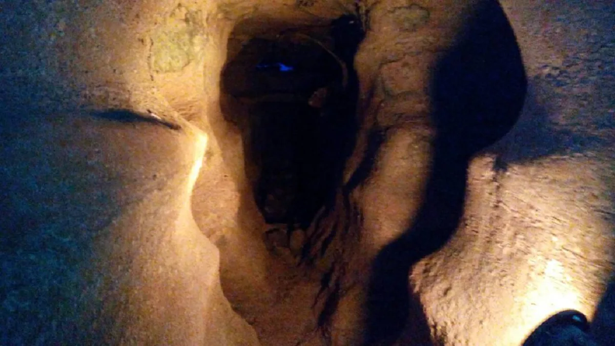 ดูให้เห็นกับตา !!  เส้นทางลี้ลับ สู่ประตูเมืองบาดาลของพญานคราช !! ไม่น่าเชื่อนี่คือสภาพข้างในที่เห็นแล้วขนลุกทันที !! (ชมภาพ)