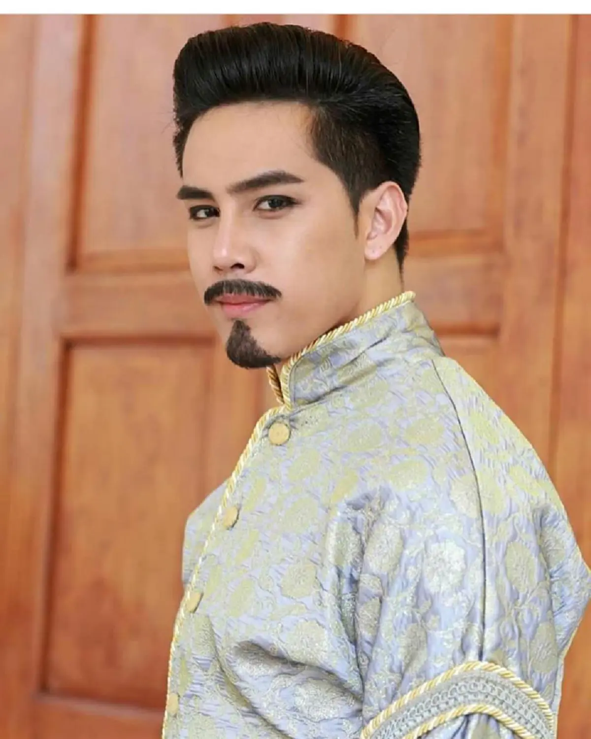 #ขยี้ตารัวๆ!! เปิดวาป " หลวงศรียศ" ตัวละครในเรื่อง "บุพเพสันนิวาส" ตัวจริงช่างเร้าใจ หล่อกระชากใจแฟนคลับยิ่งนัก!!(คลิป)