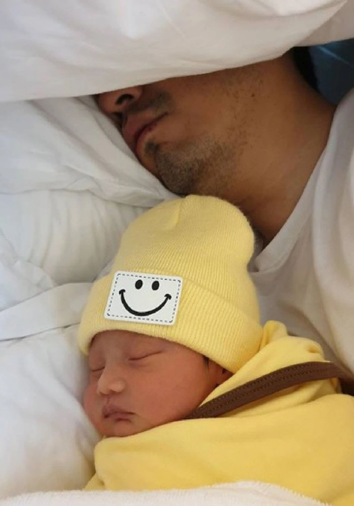 หนุ่ม ศรราม โพสต์ภาพลูกสาว เเต่ชาวเน็ตดราม่าวางมือบนตัวน้องวีจิ