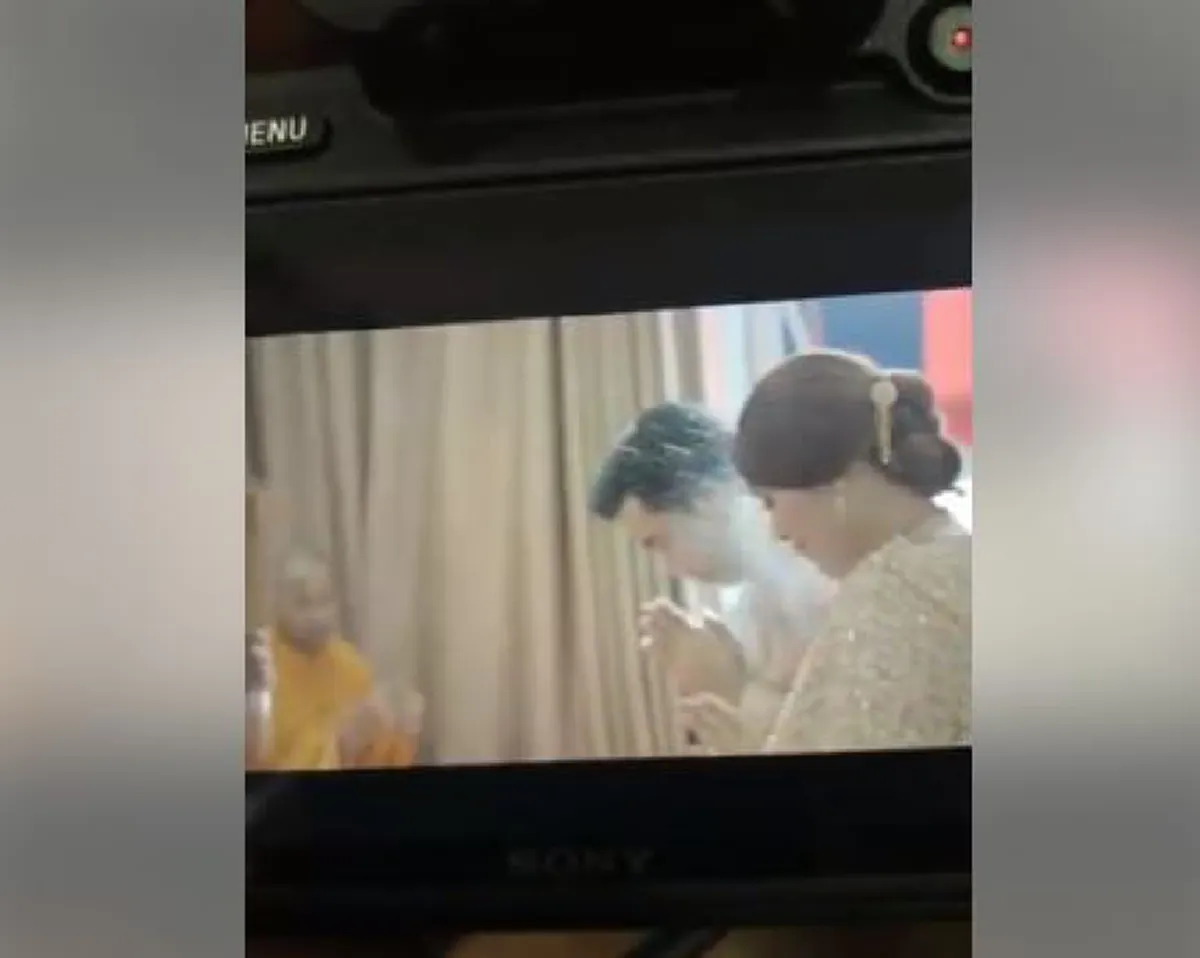 แต่งหน้ามา 2 หมื่น หลวงพ่อสาดซะ!! กระหึ่ม คลิป"เจ้าสาว"รับน้ำมนต์วันแต่งงาน หนักมือไปหน่อย หลวงพ่อยังสะดุ้ง (คลิป)