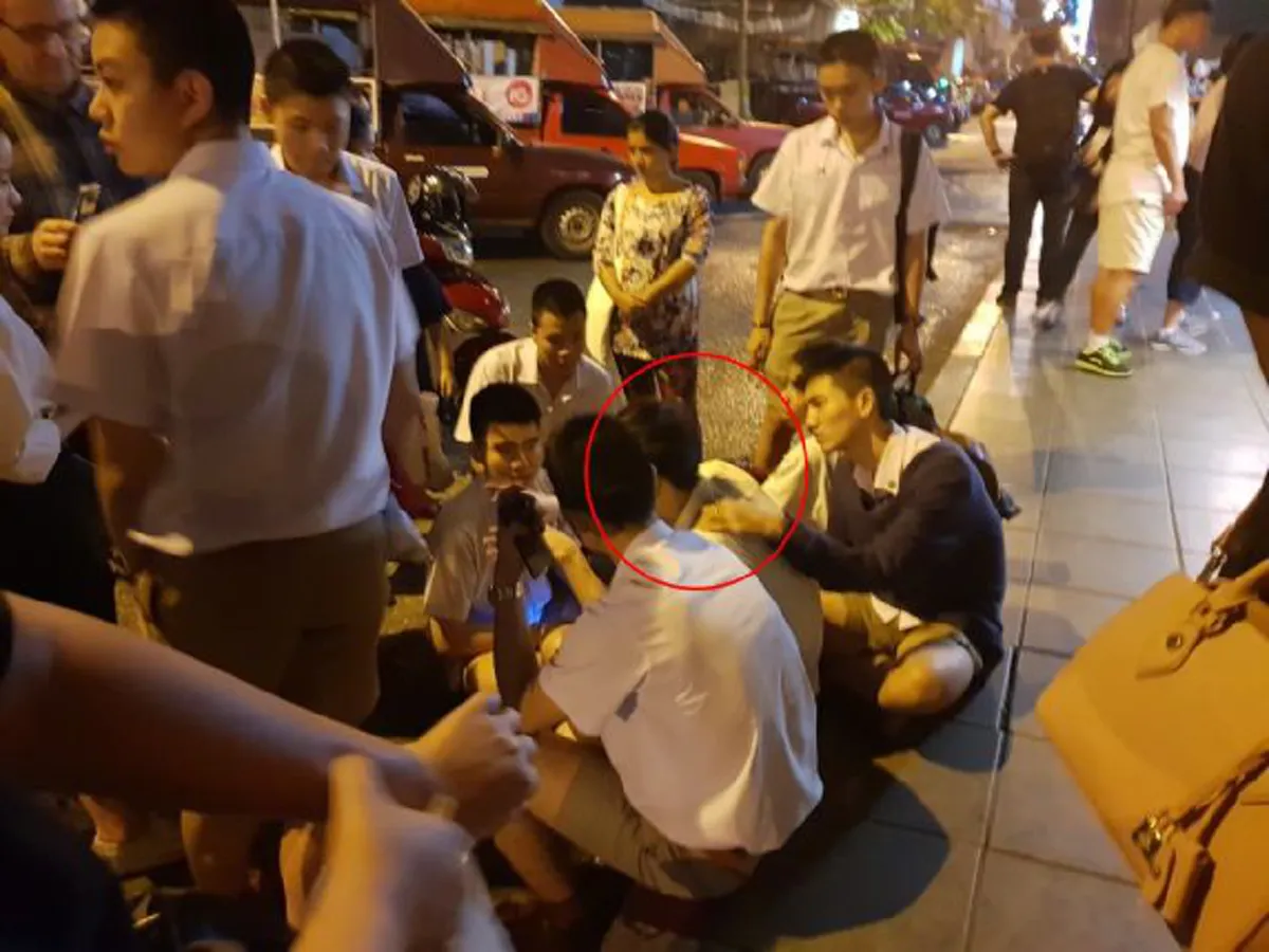 รายการ Thai Fight มอบทุนความดี 1 แสนบาท ให้ นร.ที่ช่วยเหลือชาวจีนคิดสั้น กระโดดสะพานตากสิน