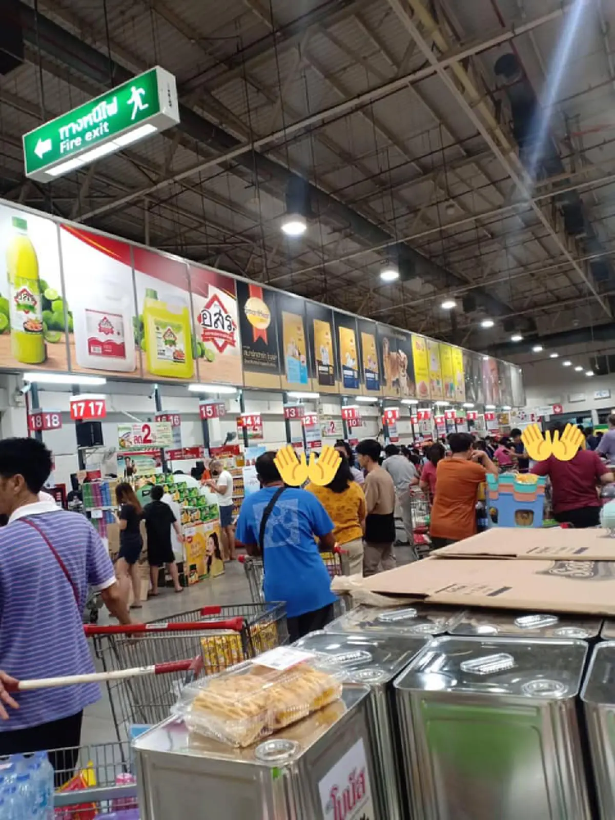 ภาพคนไทยแห่กว้านซื้อสินค้า ต๊ะ นารากร โพสต์บอกสังคมตั้งสติด่วน