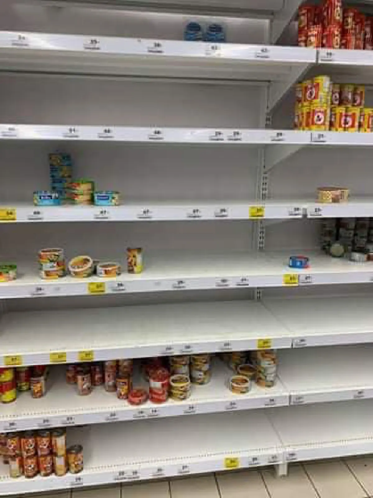 ภาพคนไทยแห่กว้านซื้อสินค้า ต๊ะ นารากร โพสต์บอกสังคมตั้งสติด่วน