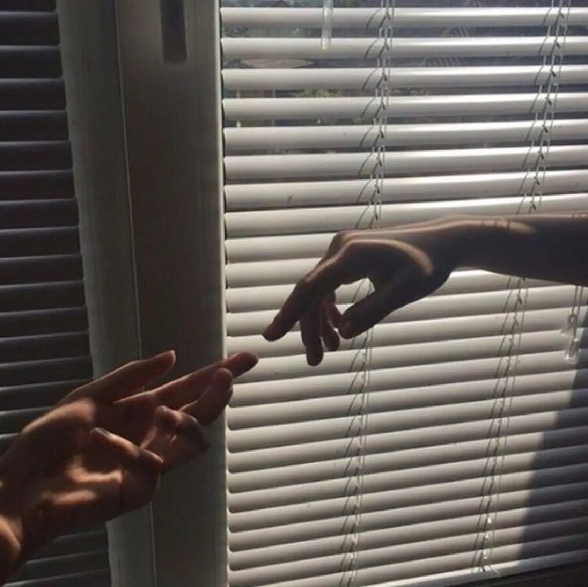 เจอแล้วปมดราม่า! เปิดโพสต์ต้นทาง "แมท-สงกรานต์" เขียนแคปชั่นเหมือนกัน ชาวเน็ตถามเพียบบังเอิญหรือตั้งใจ?