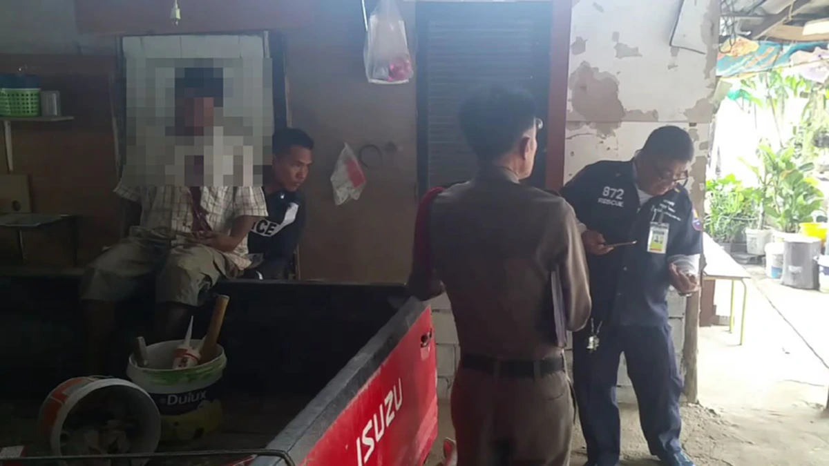 ช็อก แทบร้องขอชีวิต!! "หนุ่มวัย23" เข้าบ้านจะมายืมนั่งร้าน ก่อนเจอชายนั่งบนรถกระบะ ไม่พูดจา เพ่งมองชัดๆ เป็นเรื่องเลย!!