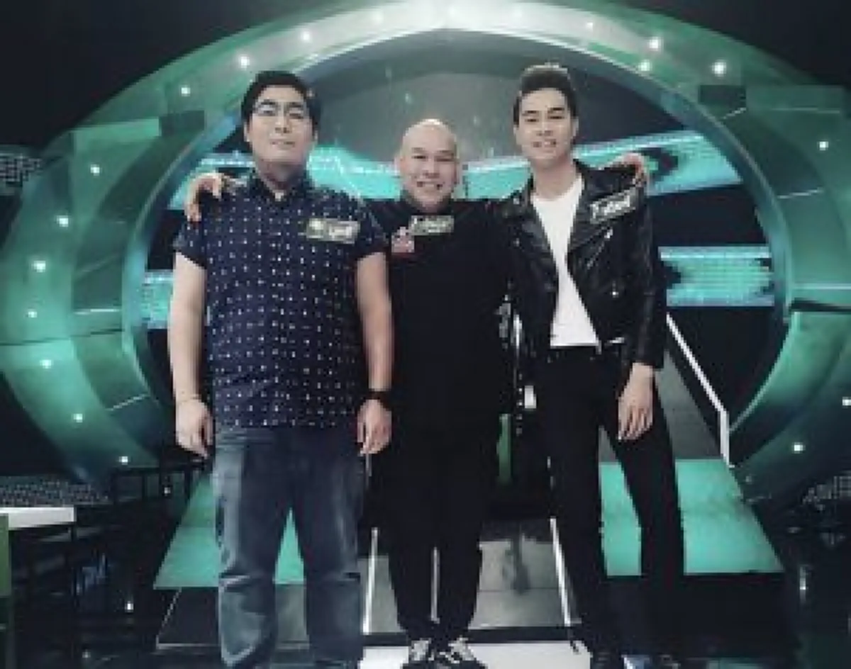 ไปทำอะไรมา!!! "บุหรี่" ลูกชาย "โหน่ง" ผอมหนักมาก!! เปลี่ยนไปอย่างกับคนละคน แทบไม่เชื่อสายตา!!?