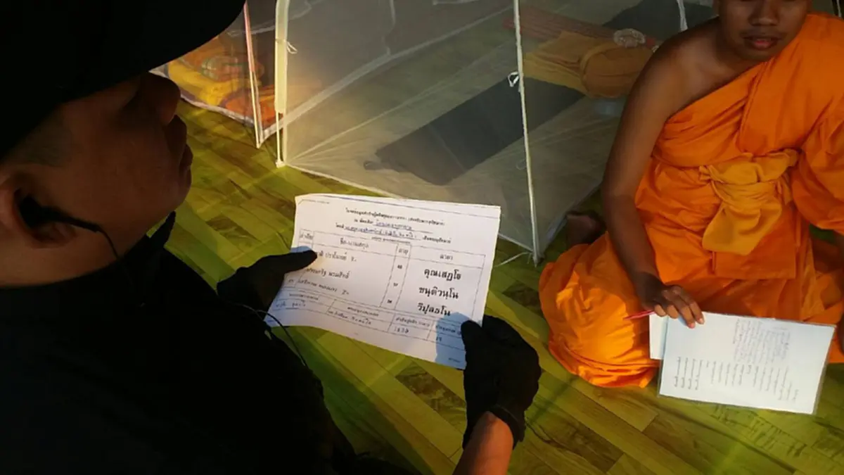 เปิดวินาทีปฏิบัติการ!!! "ตรวจค้นใบสุทธิพระ" บุกค้น "ตู้คอนเทนเนอร์" หลังวัดพระธรรมกาย (ชมคลิป)