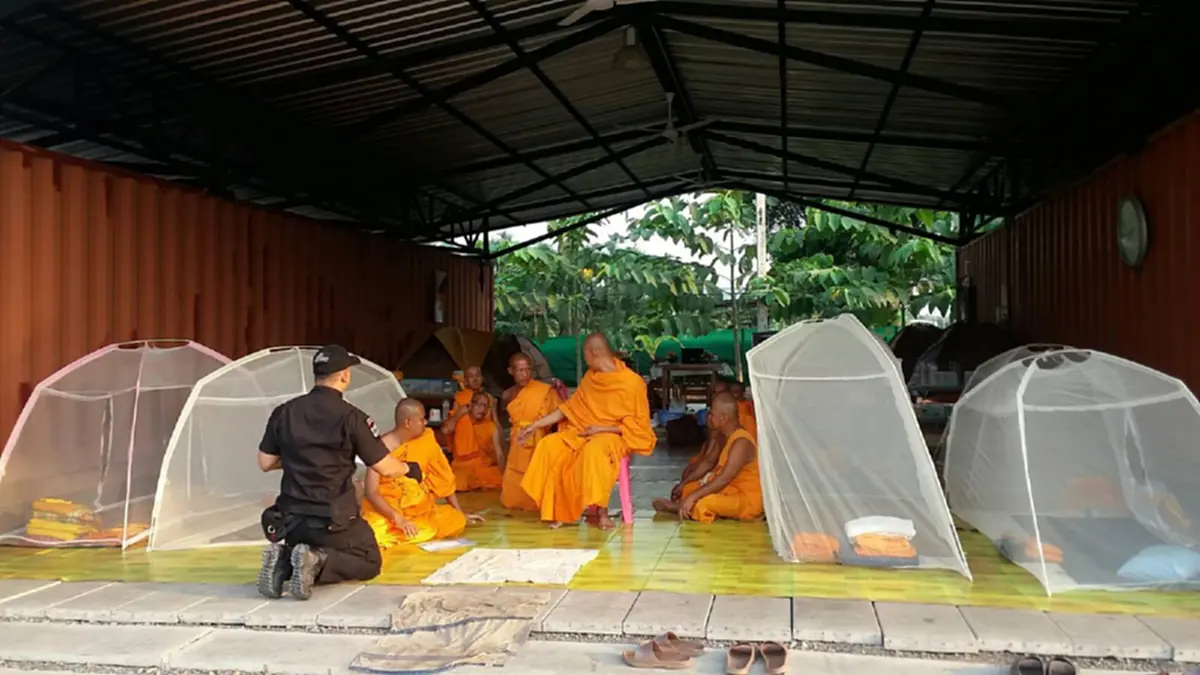 เปิดวินาทีปฏิบัติการ!!! "ตรวจค้นใบสุทธิพระ" บุกค้น "ตู้คอนเทนเนอร์" หลังวัดพระธรรมกาย (ชมคลิป)