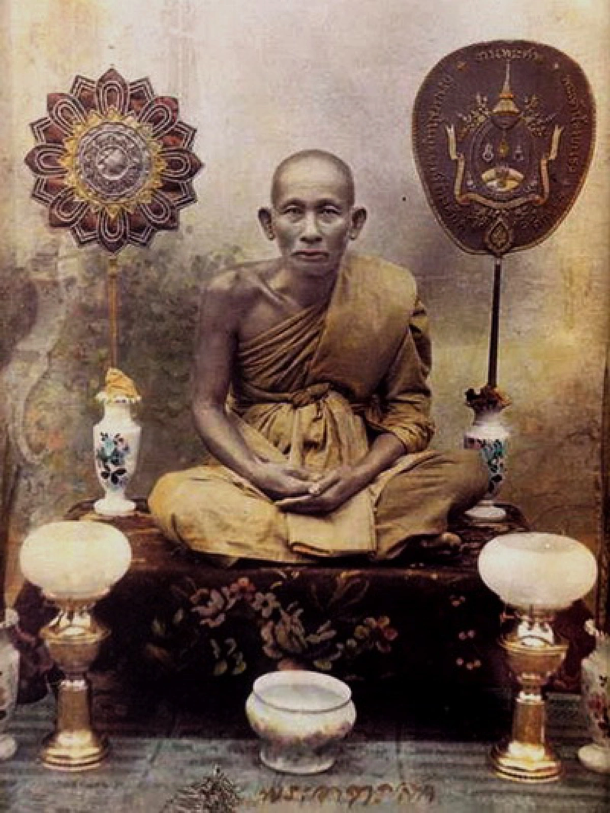 สาธุ!! หลวงปู่ศุข พระอริยสงฆ์ผู้ศักดิ์สิทธิ์" เสกคนเป็นจรเข้ เสกใบมะขามเป็นตัวต่อ เสกหัวปลีเป็นกระต่าย"ของขลังดีทุกอย่าง ชาวบ้านต่างหวงแหน!