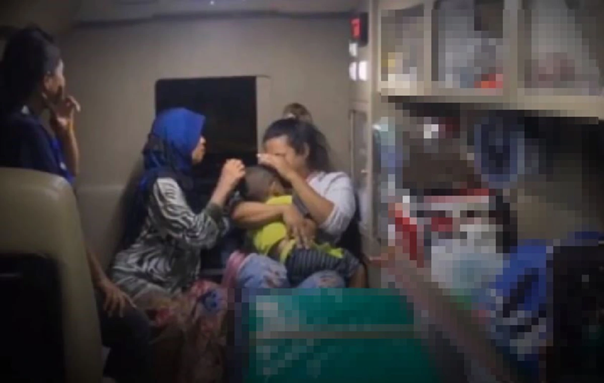 ขวัญเอ๊ยขวัญมา บุญรักษา พบเเล้ว"หนูน้อยวัย3ขวบ" พลัดตกรถไฟ ติดป่าหญ้ารกทึบ อาการอ่อนล้า!!