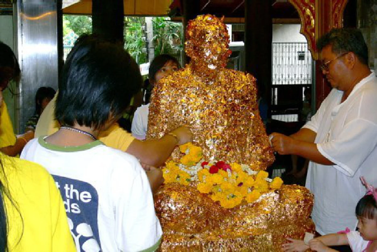 บอกกันไว้..ได้บุญกุศล"เคล็ดการติดทองพระพุทธรูป" ไม่ว่าติดตรงไหน ได้อานิสงส์สูงล้น ทั้งชาตินี้และชาติหน้า ติดทั้งองค์ เห็นผลทันตา.